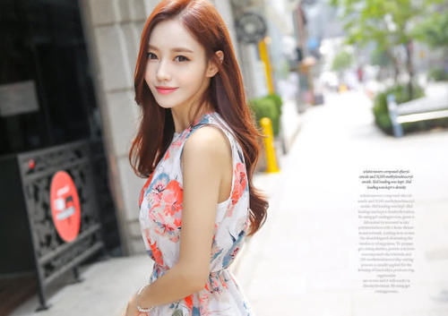 清新脱俗 孙允珠:水墨花朵淑女束腰上衣修身显瘦牛仔裤