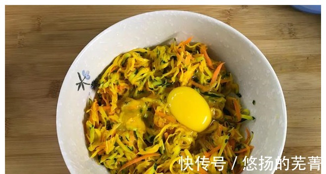 夏天|夏天这瓜正当季，1块钱1斤做成早餐饼，不用发酵不揉面，营养好！