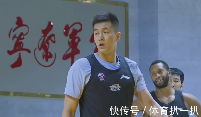 训练|辽宁男篮公开训练!杨鸣点名郭艾伦,弗格状态抢镜,提出多点要求