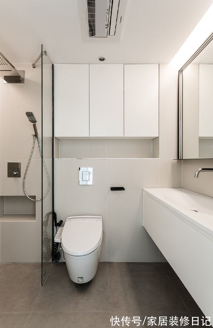 收纳|81㎡极简风的家，全屋白墙+平吊无主灯设计，干净纯粹透着高级感