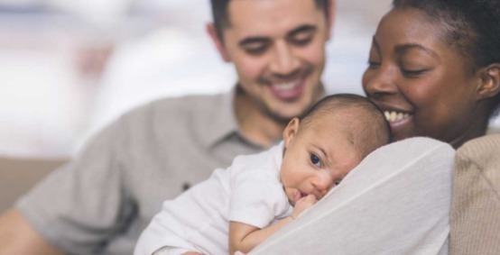 护士写错了宝宝的名字,但工作人员问是否要改,宝妈说不改