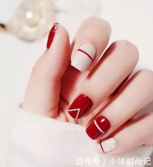 心动的新年美甲来了,精致又俏皮,主要是显手白