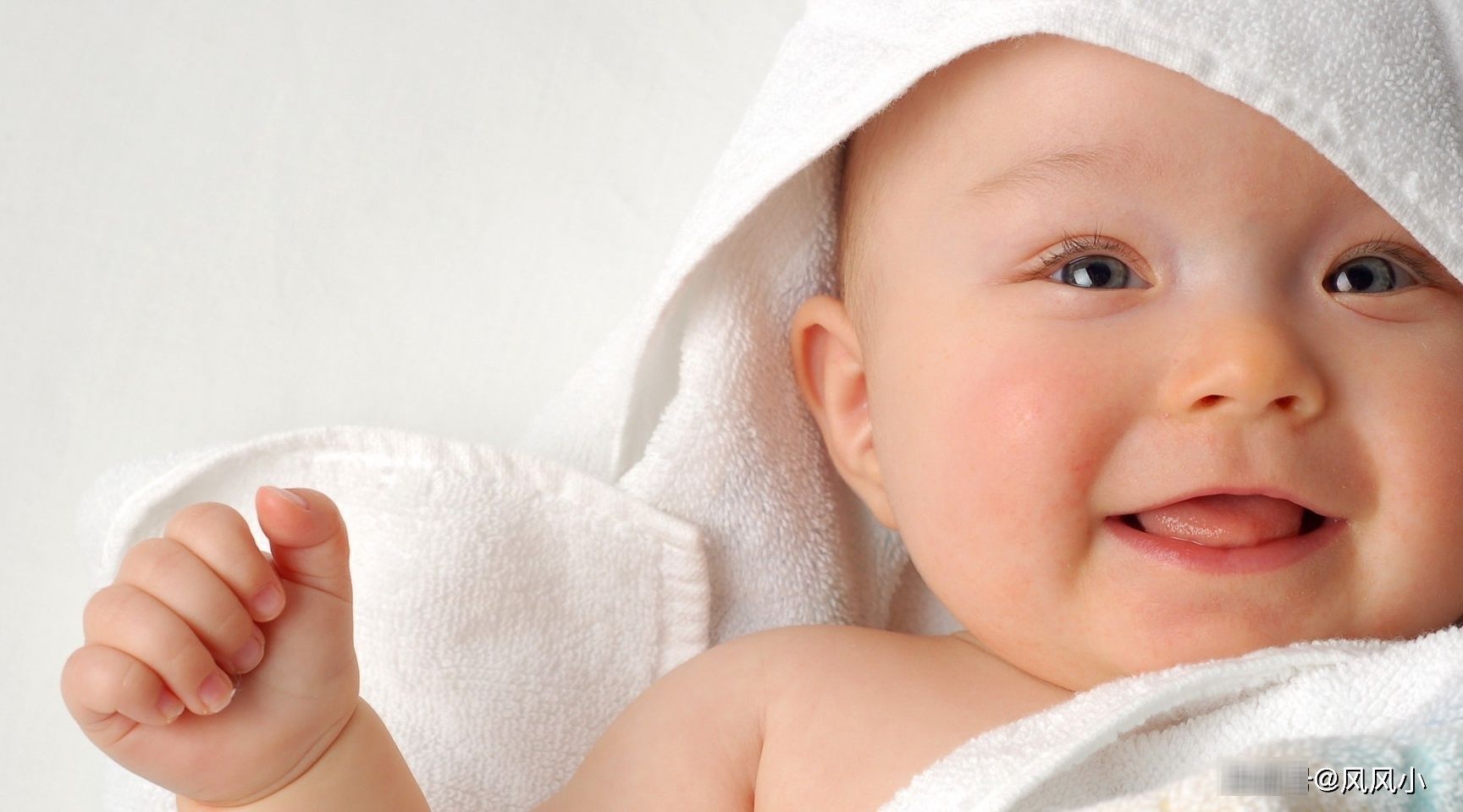 大人们|宝宝有个动作会的越早，将来长大就更聪明，你家宝贝是吗