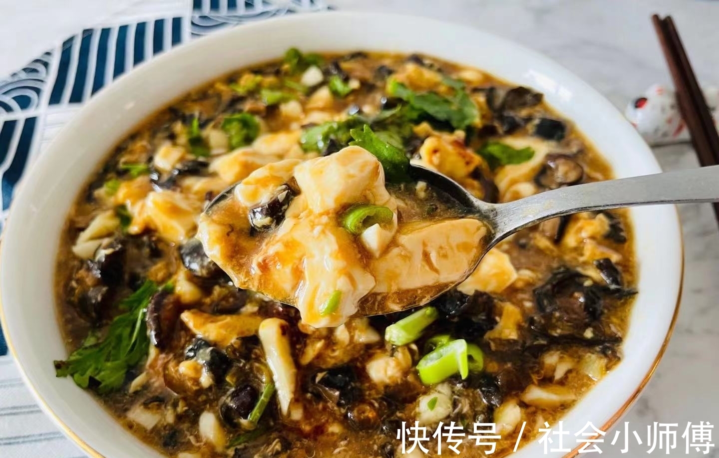 豆腐|不知道早餐吃什么好?教你做懒人版豆腐脑,简单3步,细腻好吃
