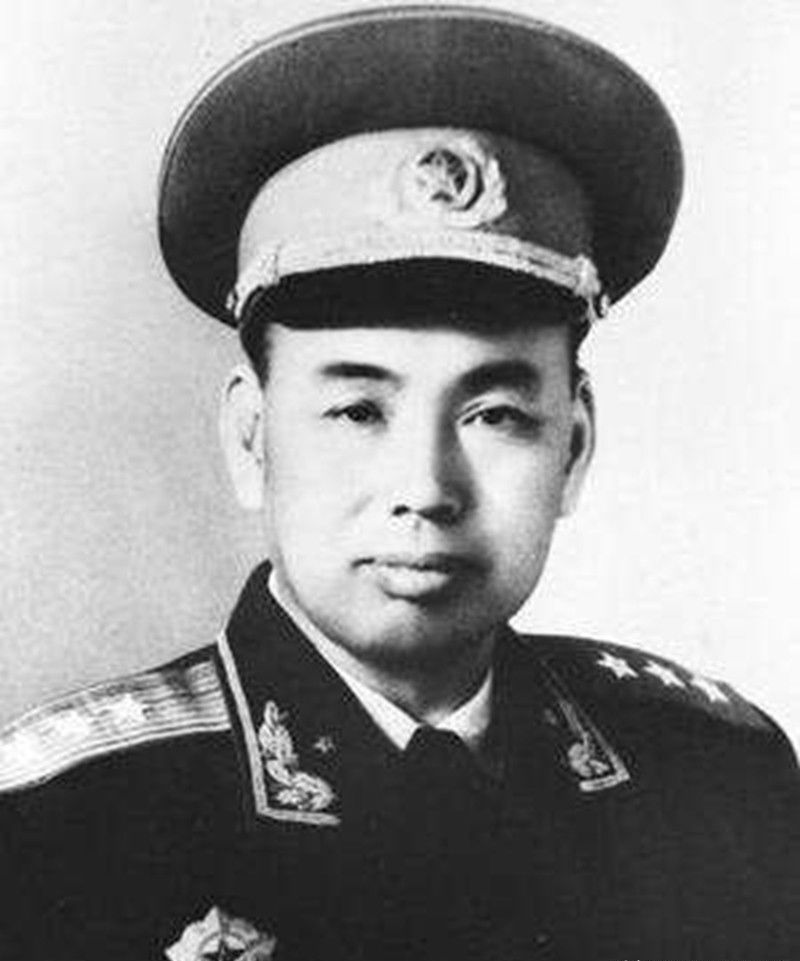 回老家|1953年，许世友第一次回老家，揪住自己的叔叔并掏出了佩刀