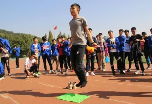 身高|男孩身高在多少岁“定型”?医生:这年龄没170,基本是矮个子