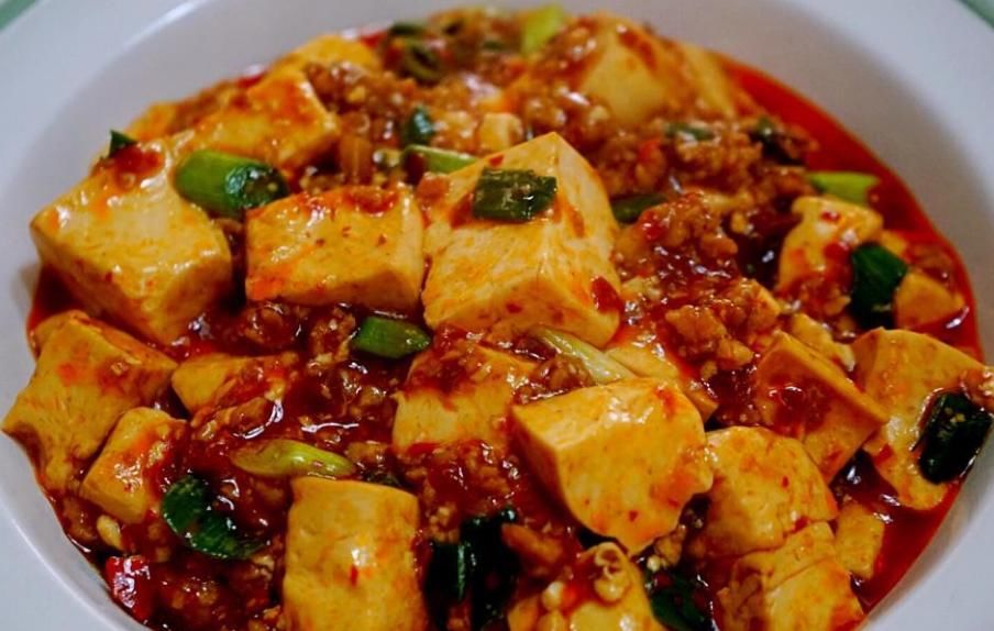 大厨|做麻婆豆腐时，豆腐要不要焯水？大厨教你正确做法，豆腐滑嫩Q弹