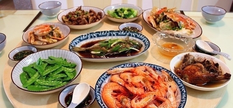 在家做饭就是实惠，一桌菜花了不到150，在外面吃至少要600块