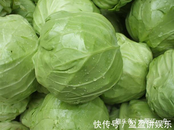 原来炒包菜也有窍门,多加这一步,包菜脆嫩又入味,比吃肉还过瘾