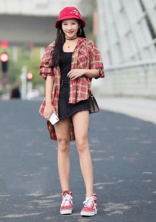 波浪|大波浪长卷发的小姐姐,精致养眼的妆容,看上去非常有气质