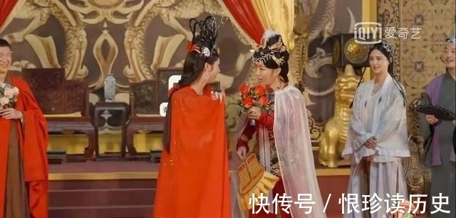 舞臺|在前輩面前出風頭、搶舞臺,周潔瓊的情商住在馬里亞納海溝?