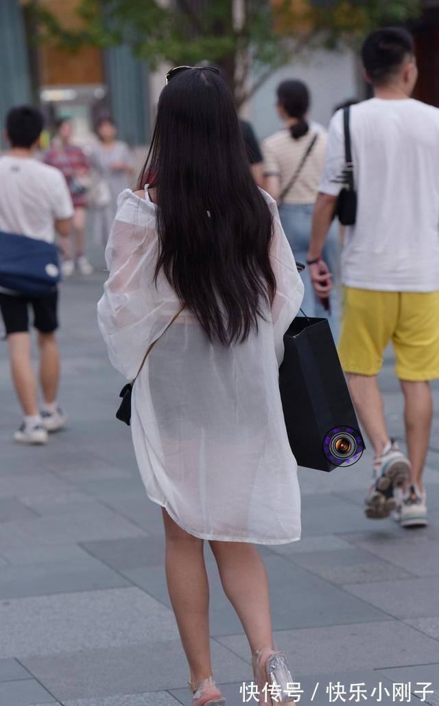 套头衫 打底裤大方好看又有气质感,凸显高贵典雅气质,时尚气质达到极致