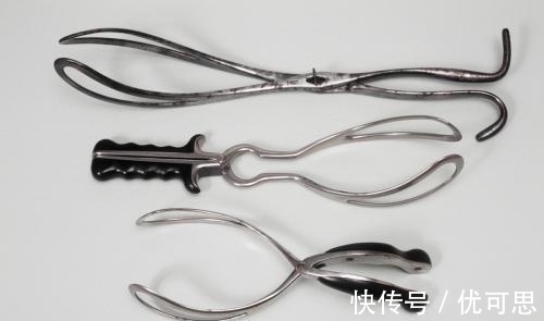 产科医生|女子发现宝宝脸有镰刀痕,去医院医生告知不是病,看完监控报了警