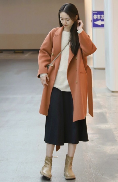 半身裙 大衣配半身裙才是新年标配,温柔优雅又得体,轻松穿出气质美