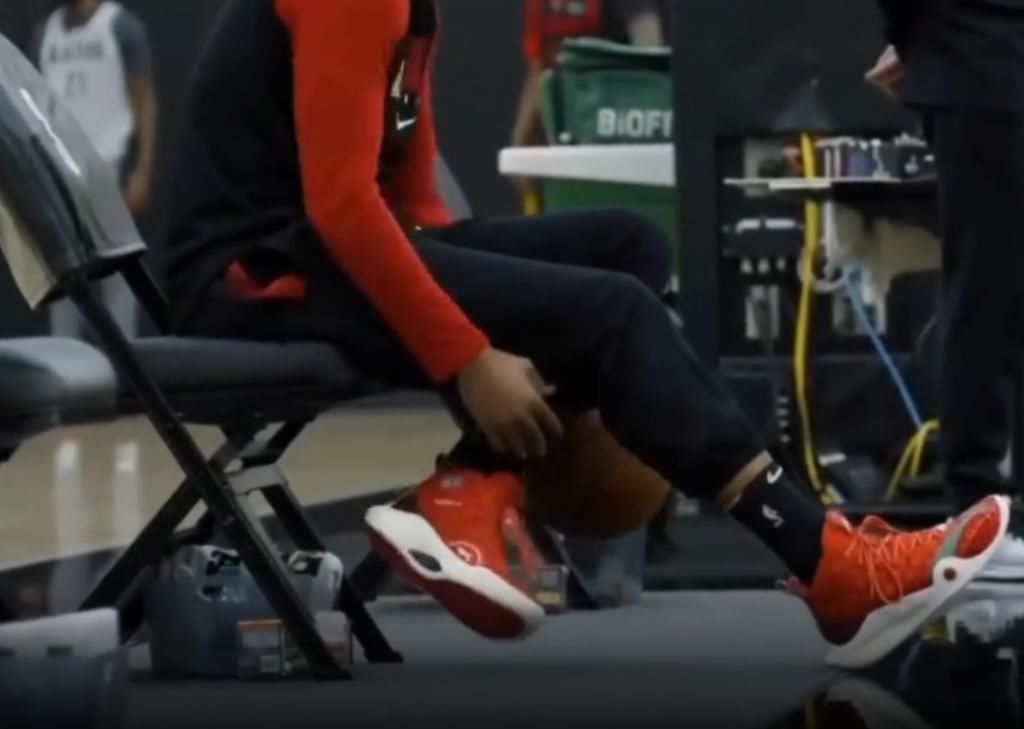 CJ1代终于曝光？球员上脚玫瑰城配色，外形好评，签名鞋还是驭帅15？