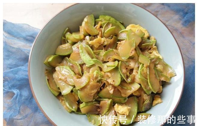 搅拌均匀|西葫芦的好吃做法,不用调馅,简单易做,上桌全家抢着吃