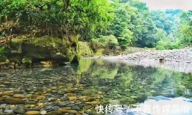 孽龙|「王婆岩」藏在都江堰里的小九寨