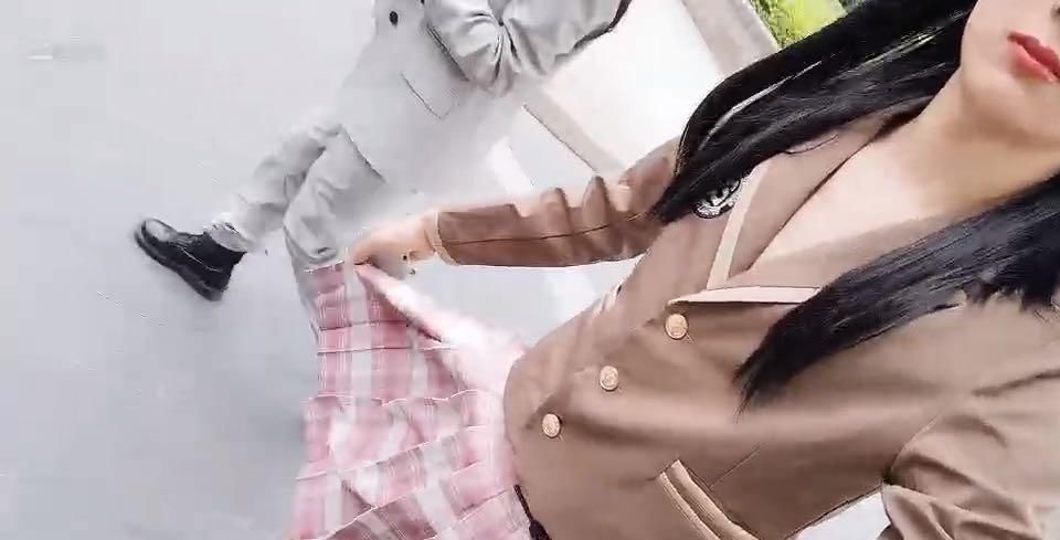 眼睛|酷酷的鑫放飞自我，穿JK女装上街买菜！网友直呼：辣眼睛！