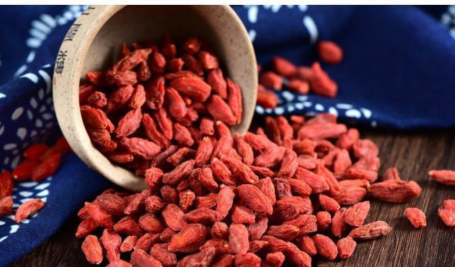 枸杞|别以为人人都会泡枸杞!方法错了等于白泡!