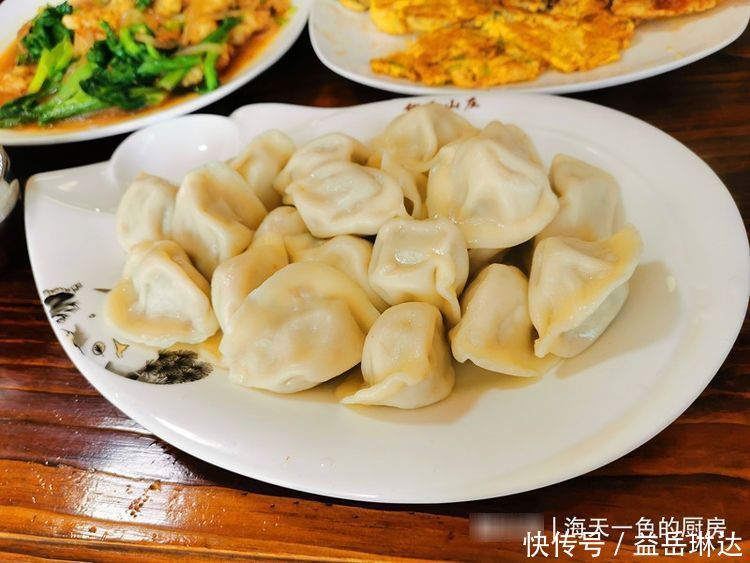 中年夫妻的午餐,好吃营养还实惠,网友:要是我,一定要多喝两杯