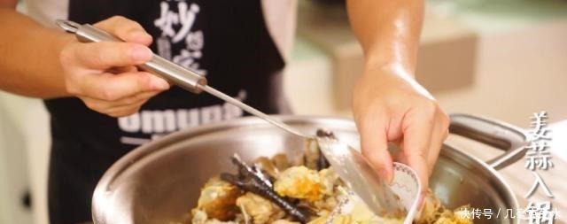 热过后,螃蟹“火”的吃法,和“它”搭配,螃蟹的命运就会改变