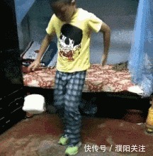 |搞笑GIF趣图:有趣的灵魂碰撞出生活的火花!你想起了谁呢?