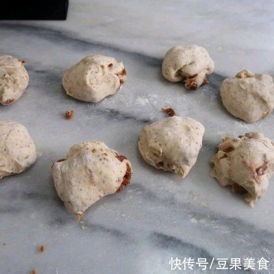 吴宝春|无限次回做的软欧「桂圆全麦面包」