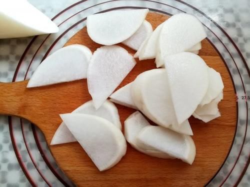 萝卜别腌着吃，和它是绝配，简单炒一炒，营养滋补，不懂可惜了