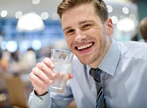 男人|“老的慢”的男人，往往有以下特征，不妨自测一下