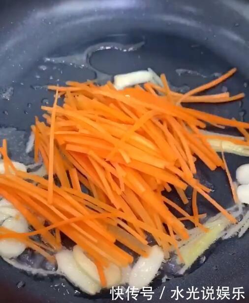 家常|锅包肉的正宗家常版做法,外酥里嫩,酸甜可口,小孩特别喜欢吃