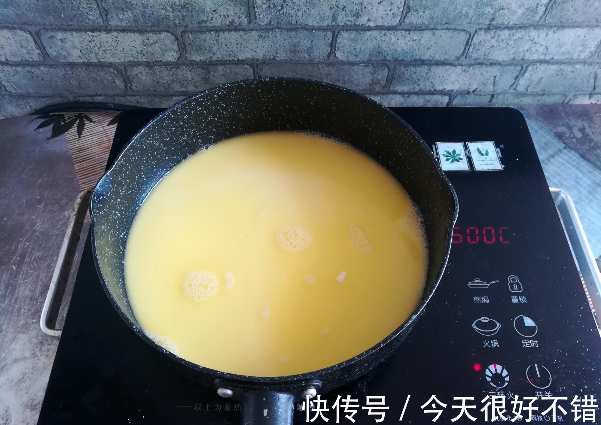 黄油|煮玉米，不要只加清水，多加3样，又香又甜，比买的玉米还好吃