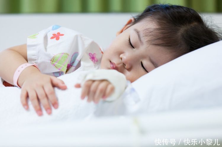7岁女童积食中毒,竟是奶奶的1个习惯,医生很多家长都这么做