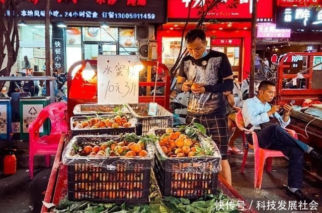  从头吃到尾的平西夜市，没有人能饿着出来！