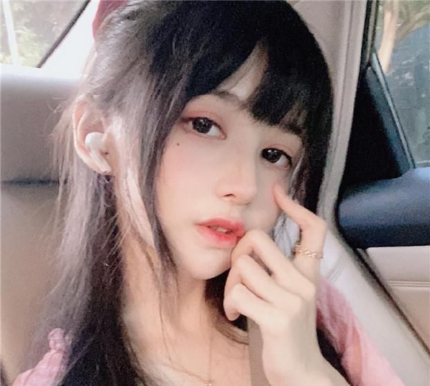 cos|当蔡萝莉不再“装嫩”并COS“麻衣学姐”后,网友:“蔡蛮腰”!