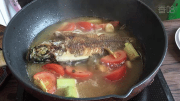 它是鱼腥的“克星”，做鱼的时候加上它，鱼肉更鲜嫩，一点都不腥