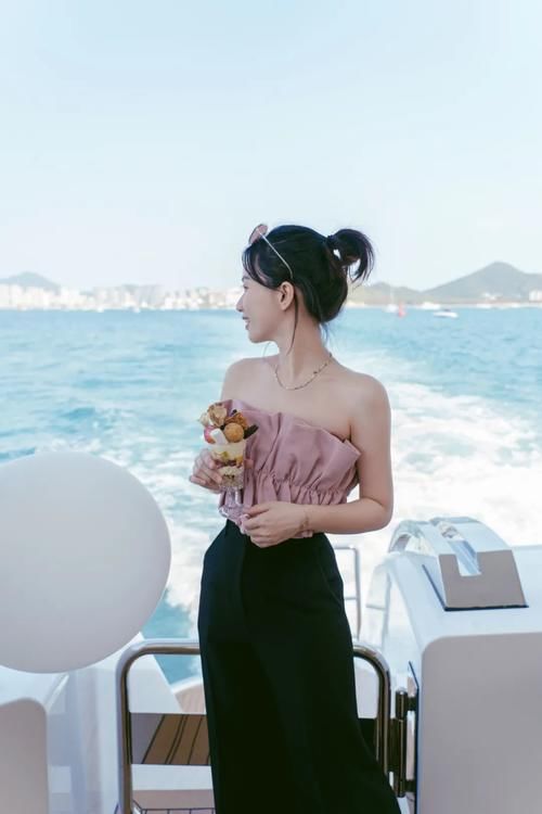 分享5套小个子春装灵感！衬衫、裙子全都有