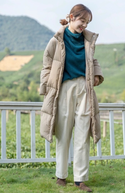 紧身裤 时髦精必看!2021年最流行的羽绒服穿法,让你美得不重样