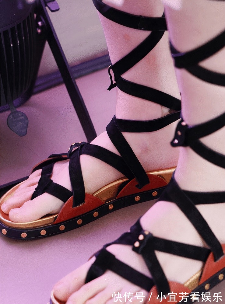 系带|要想穿搭显个子高,系带凉鞋少不了,这样搭配高级有气质