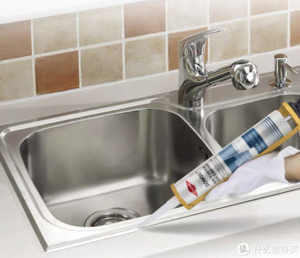 发黑|拒绝玻璃胶发霉、发黑！一文讲透装修中全屋玻璃胶该如何选择及品牌推荐