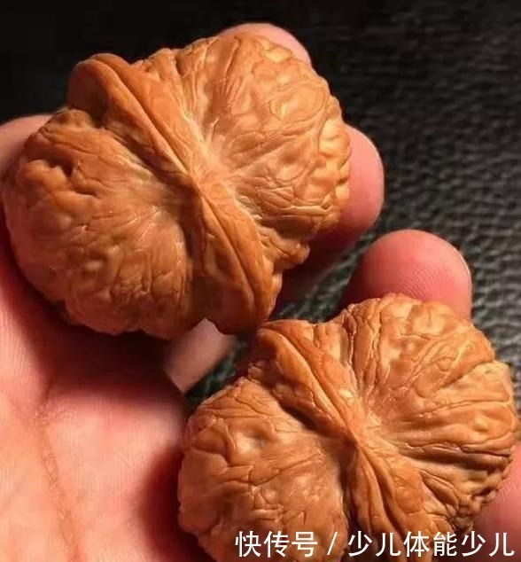 尺寸|文玩核桃盘玩,女士该如何选择!