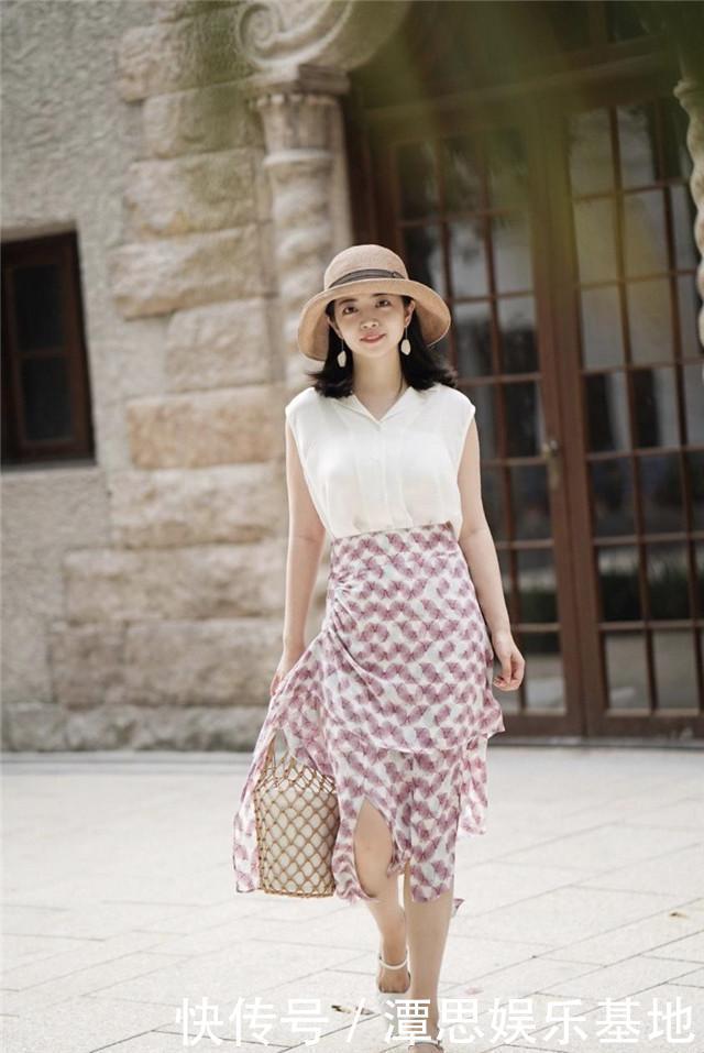 今年流行穿“半身裙”,上衣这样搭才是真的美,像三木一样有气质