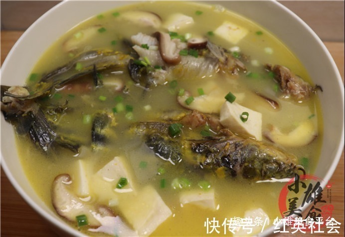 不管炖什么鱼,都不要放这“2种料味”,做不对鱼又腥又难喝