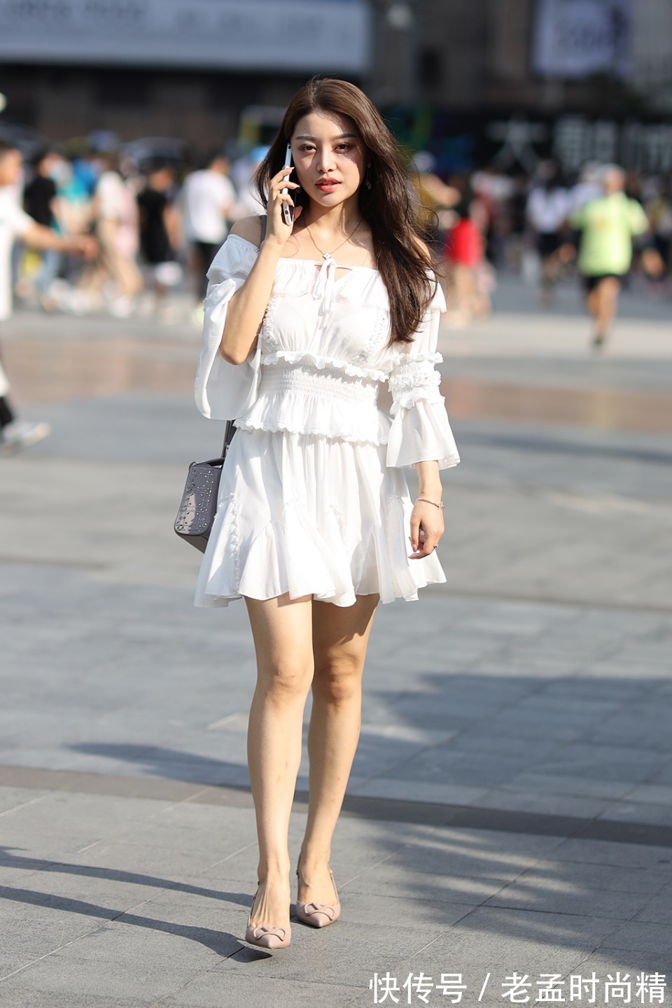 连衣裙|气质女生的白色连衣裙穿搭,优雅个性又显身材,时尚有魅力
