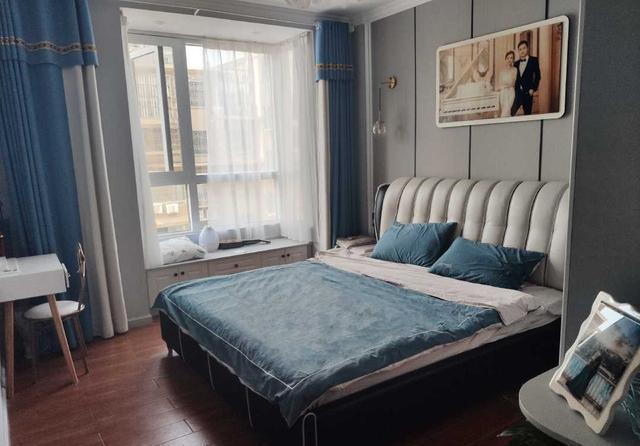 装饰|130平米复式房超宽敞，刚入住忍不住晒晒图，简约装修温馨大气