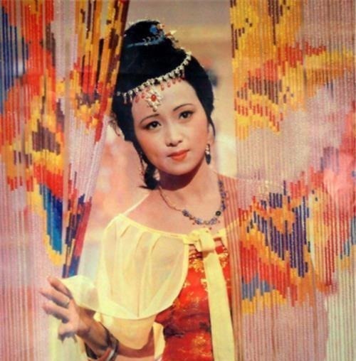 张莉&87版《红楼梦》薛宝钗有多美?欧阳奋强:剧组的小伙子都暗恋她