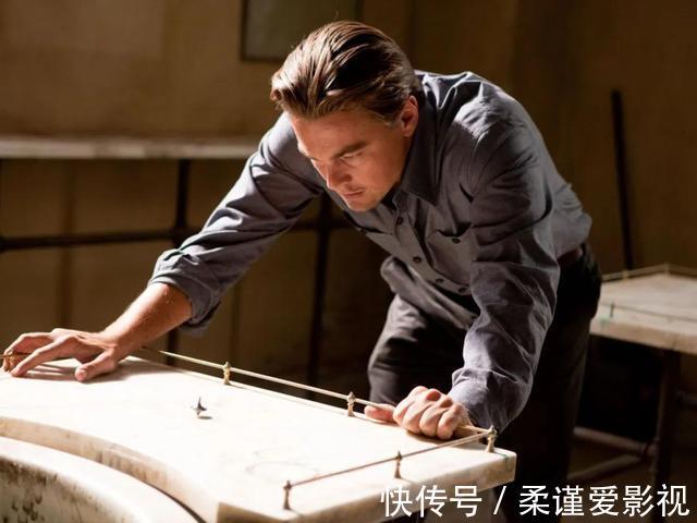 公开|总价值六万的背包里都放了些啥?差评同事背包大公开