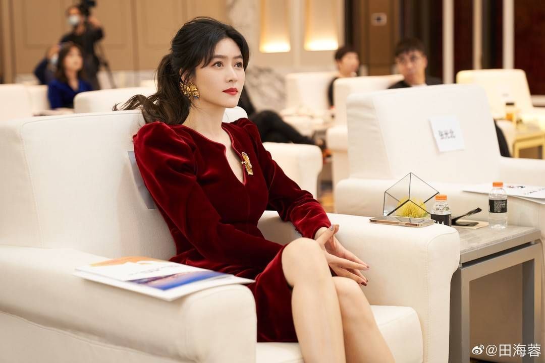 正阳门下小女人$世界读书日|演员田海蓉:阅读是生活中触手可及的诗与远方