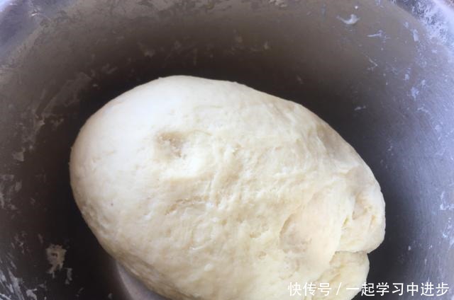 蔬菜也能做甜甜圈，绵软香甜，不油炸易消化，孩子一口气能吃仨