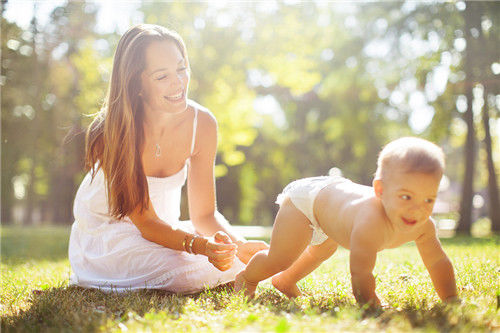 如何帮宝宝洗澡