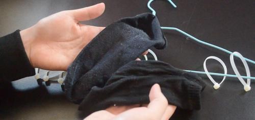 衣架上绑几根扎带, 放阳台上太实用了, 解决了困扰大家的一个难题